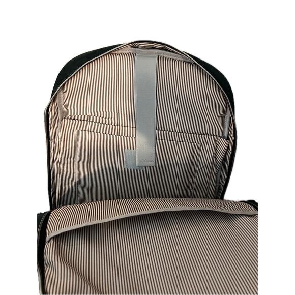 Lovevook Multi Section Padded XL Computer Backpack - Picture 6 of 6